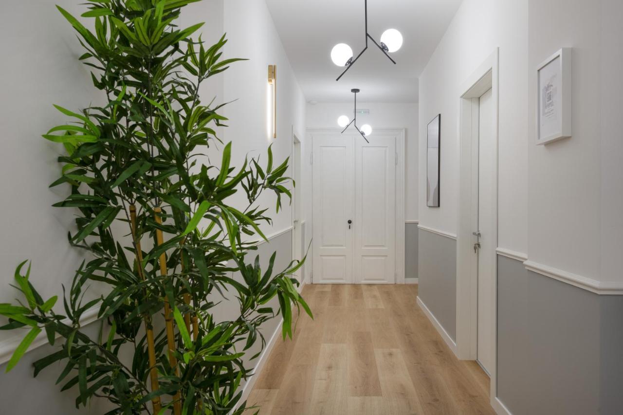 Trieste Timeless 2-Bedrooms Flat Exteriör bild